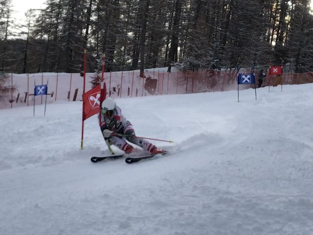 Diese Aufnahme zeigt Lukas Schranz beim Raiffeisen Landescup in Mieders am 12. Jänner – beim Landescupslalom am 2. Februar stand er ganz oben auf dem Siegespodest. 
 | Foto: Gerald Zangerl