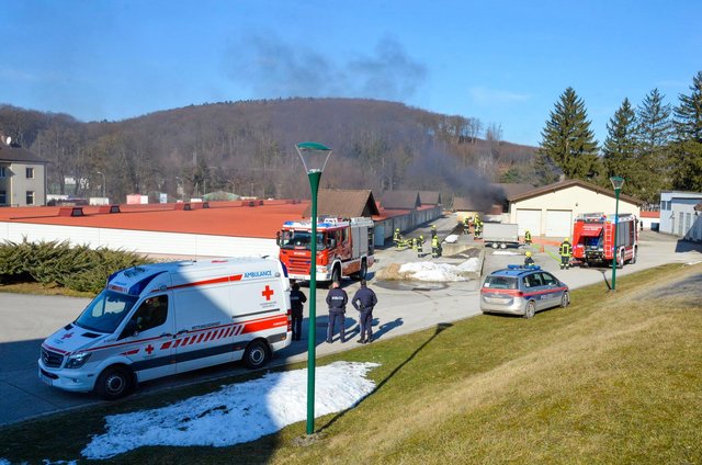 In einer Schlosserei an der Stadlhütte brach heute vormittag ein Brand aus. | Foto: RKNÖ/Purkersdorf-Gablitz