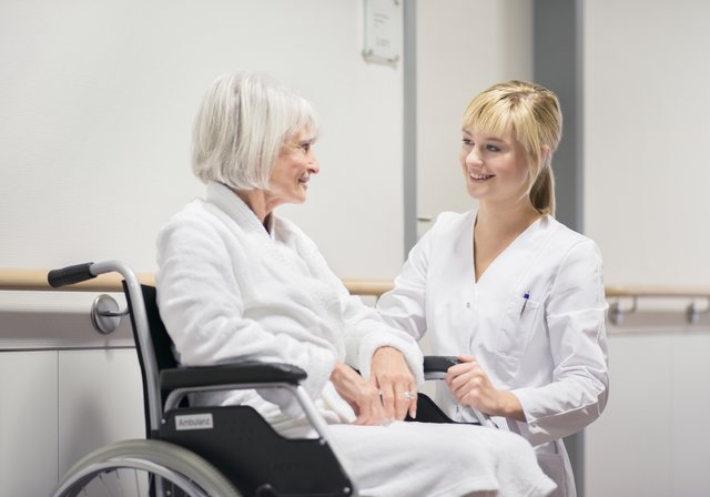 Betroffene können sich im Bezirk Weiz an die Pflegedrehscheibe wenden. | Foto: MEV Agency UG, Germany