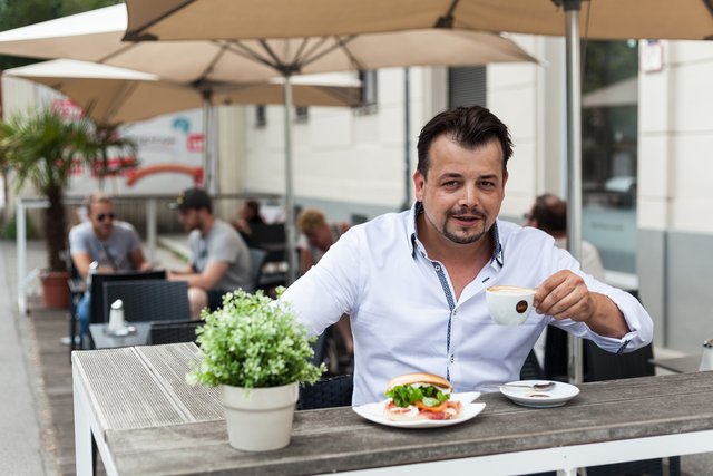 In Zukunft können Stephan Pensold und seine Kunden den Barista's-Kaffee auch mitten in Kalsdorf genießen.