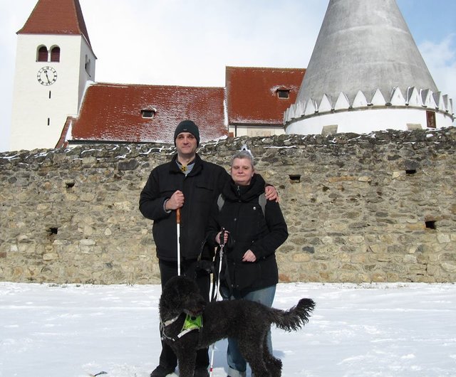Harald und Sabine Fiedler mit Blindenhündin Arya, die bei den Workshops immer mit dabei ist. | Foto: Trotz-Dem