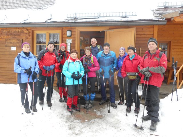 Die Traisner Naturfreunde auf der Liasenböndelhütte. | Foto: H. Beyerl