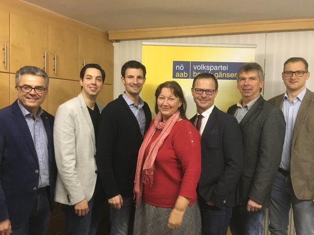 ÖAAB Teilbezirksobmann Peter Cepuder, Bernhard Eisenbock, LA René Lobner, Gabriele Koubek, Bürgermeister Gerald Haasmüller, Werner Huber, Maximilian Beck. | Foto: ÖVP