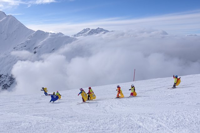 Mit den Snowsails über den Wolken. | Foto: Skisafari Team