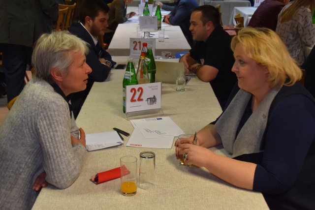 Bezirksblatt-Geschäftsstellenleiterin Daniela Hummel (links) heckte mit PR-Beraterin Helga Galosch bereits ein gemeinsames Projekt aus.