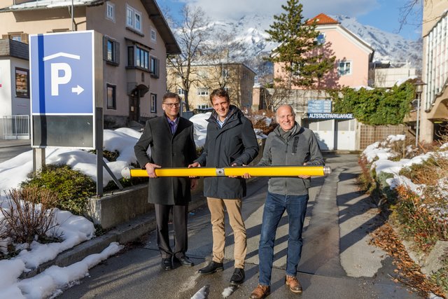 "Noch immer günstig", versprechen Christian Holzknecht (Hall AG), Rudolf Massimo (BOE) und Ernst Eppensteiner (BOE) | Foto: T. Steinlechner