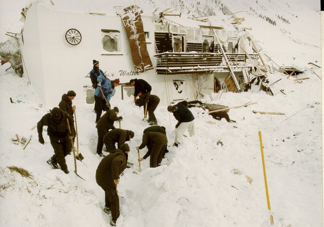 Lawinenkatastrophe in Galtür 1999: Dramatische Stunden für die Helfer. | Foto: © Bundesheer 