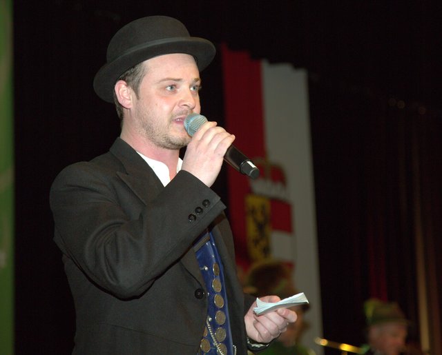 Moderator und Gstanzlsänger "Bene" Bendikt Weber. | Foto: g.m.