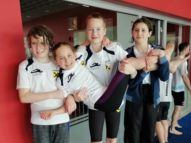 2x Silber gab es für die Mädchenmannschaft - v. l. n. r.: Ida Redlinger, Pia Part, Zoe Schneider und Dana Pfaffenbichler