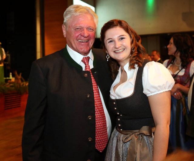 Sepp Eder mit Marlene Svazek.