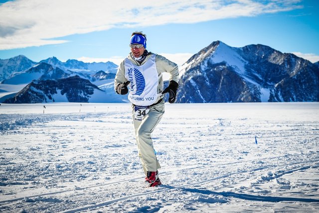 Alexander Rüdiger beim Antarctic Ice Marathon | Foto: Marc Conlon