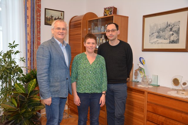 In Waidhofen sind ab März gleich zwei neue Kassenärzte tätig. Eine Fachärztin für Neurologie, Dr. Elisabeth Haller sowie einen Facharzt für Psychiatrie und psychotherapeutische Medizin, Dr. Markus Hirsch – hier gemeinsam mit Bürgermeister Robert Altschach. | Foto: Stadtgemeinde Waidhofen