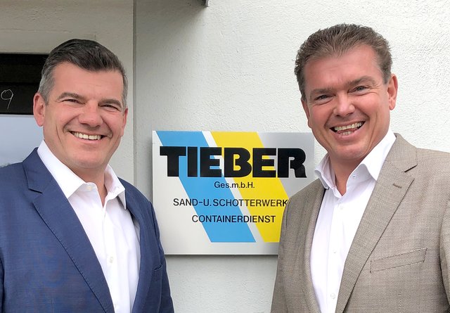 Seit 2004 sind die Brüder Franz und Hannes Tieber (r.) Geschäftsführer des Familienunternehmens.