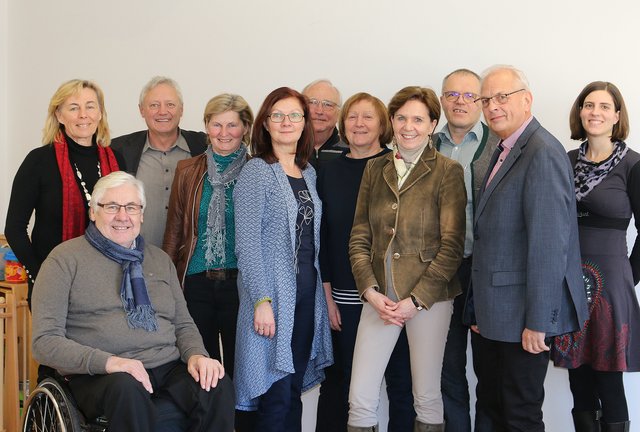 Lungauer BildungswerkleiterInnen mit Landtagspräsidentin Brigitta Pallauf (4. v. re.), Bezirksleiter Robert Grießner (2. v. re.) und Vor-Ort-Ansprechpartnerin Maria Zehner (re.).  | Foto: SBW