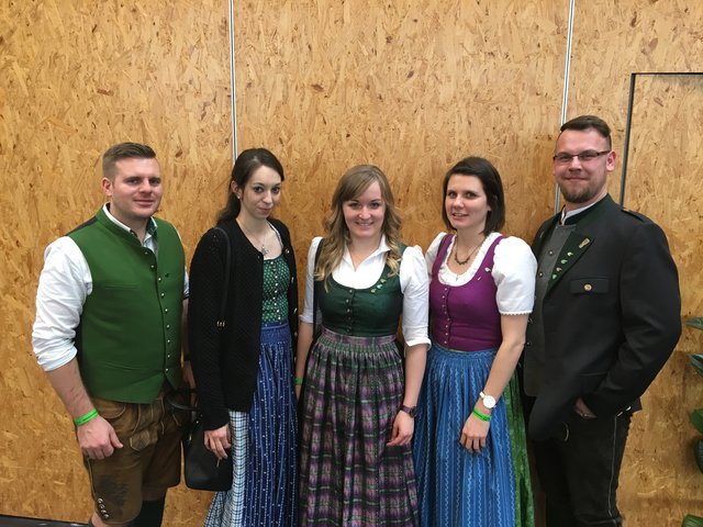 Florian Angerer, Daniela Binder, Sabine Rieger, Marilisa Scherr und Markus Neumann bekamen die höchste Auszeichnung. | Foto: Landjugend