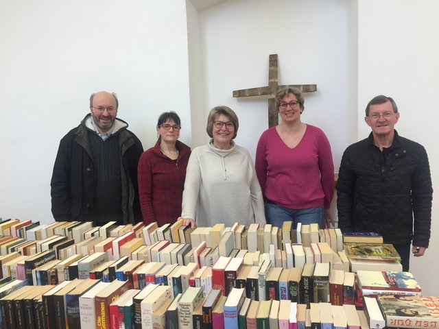 Bei den Vorbereitungsarbeiten: v.l.: Pater Clemens, Michaela Stöger, Elfriede Mayrhofer, Rita Starkl und Gerhard Vogl | Foto: Pfarre Mautern