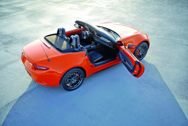 Zum 30-Jahre-Jubiläum des Mazda MX-5 gibt es das limitierte Sondermodell MX-5 30th Anniversary.