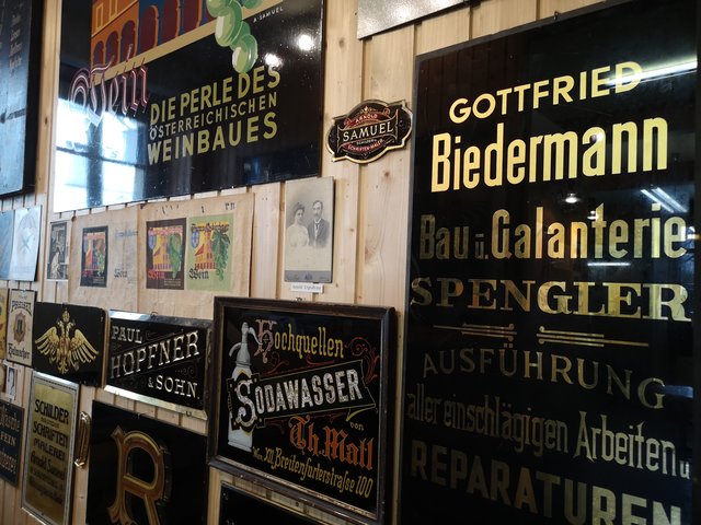 Mit Blattgold, Stanniolpapier und Holzschnitten wurden große Effekte erzielt. | Foto: Nada Andjelic