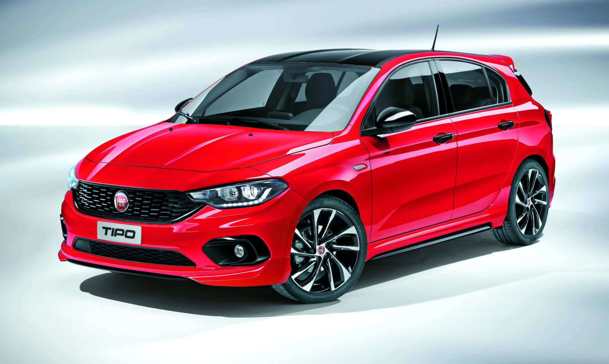 Fiat Tipo erweitert Serienausstattung - Innere Stadt