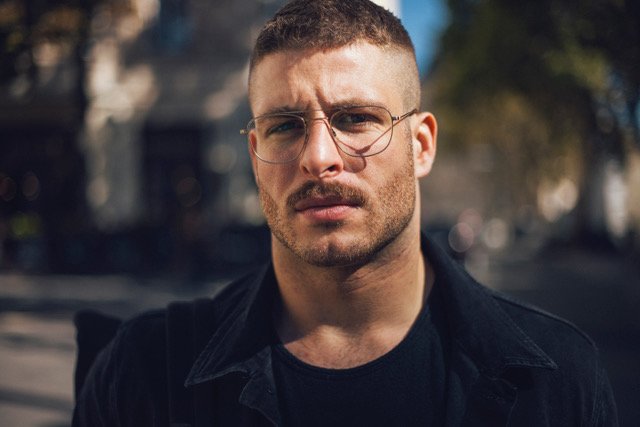 Der Linzer Maximilian Ortner steht derzeit im Wiener Ronacher als Bösewicht im Musical Bodyguard auf der Bühne.