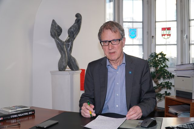 Bgm. Luis Oberer ist überzeugt: Der Bezirk stehe vor einer Jahrhundertchance. Die müsse man nützen. | Foto: Reichel