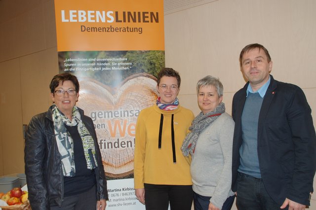Demenz geht uns alle an! Waren zum Start der dreiteiligen Vortragsreihe in Aigen im Ennstal dabei: Margarethe Hager, Martina Kirbisser, Monika Jörg und Wolfgang Zelzer (v. l.) | Foto: Mattarollo