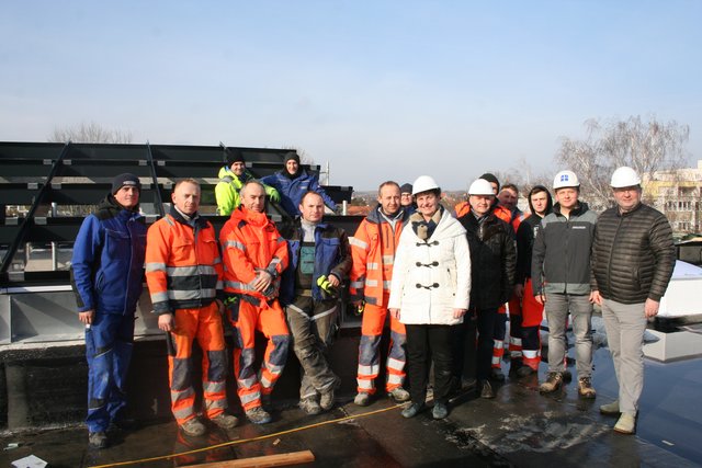 Anna Steindl, Stadtamtsdirektor Franz Holzer sowie Abteilungsleiter Wolfgang Ullmann (Bauamt) überzeugten sich vor Ort vom Baufortschritt und von der tadellosen Arbeit aller Firmen | Foto: Stadtgemeinde Wolkersdorf
