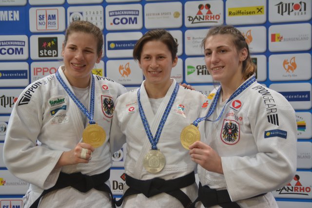 Zweimal Gold und einmal Silber: Bernadette Graf, Magdalena Krssakova und Michaela Polleres