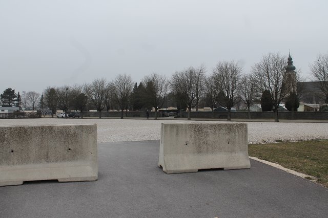 Der provisorische Parkplatz am Laurenzifeld. | Foto: BRS/Losbichler
