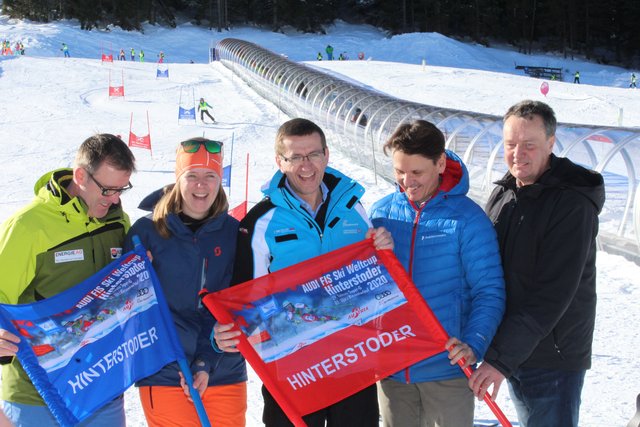 Von links: OK-Chef Herwig Grabner, Marie-Louise Schnurpfeil (GF Pyhrn-Priel Tourismus), LR Markus Achleitner, Andreas Winkelhofer (OÖ Tourismus), und Gerhard Lindbichler (Obmann Pyhrn-Priel Tourismus) | Foto: Staudinger