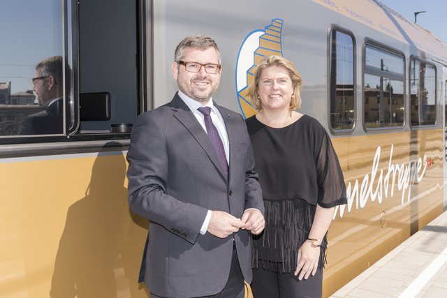 Sanierungsarbeiten auf der Mariazellerbahn: Landesrat Ludwig Schleritzko und NÖVOG-Geschäftsführerin Barbara Komarek legen den Fokus auf Sicherheit und Barrierefreiheit. | Foto: NÖVOG/Bollwein