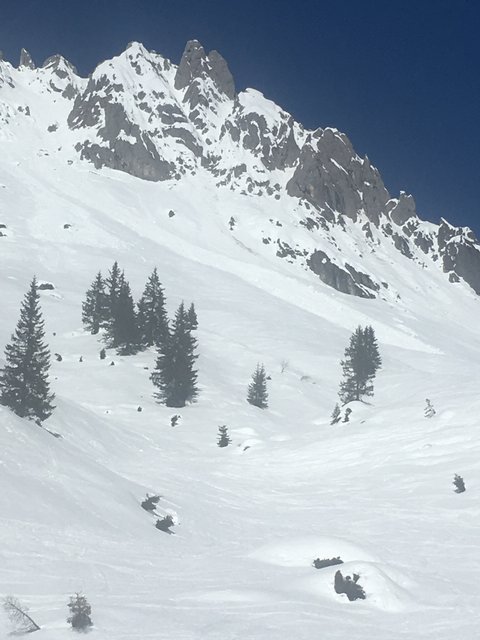 In Mühlbach am Hochkönig löste sich bei den Vierrinnenköpfen (Mandlwand) eine Lawine.  | Foto: ÖBRD, Mühlbach