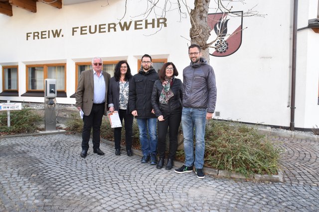Unzählige kleine Grünstreifen gibt es in jedem Ort, einige davon werden zu blühenden und selbstregulierenden Insekteninseln.
