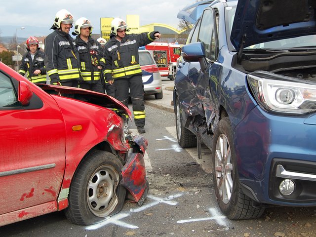 Die Stadtfeuerwehr Pinkafeld, Rettung und Polizei waren nach einem Zusammenstoß zweier PKW im Einsatz. | Foto: Stadtfeuerwehr Pinkafeld