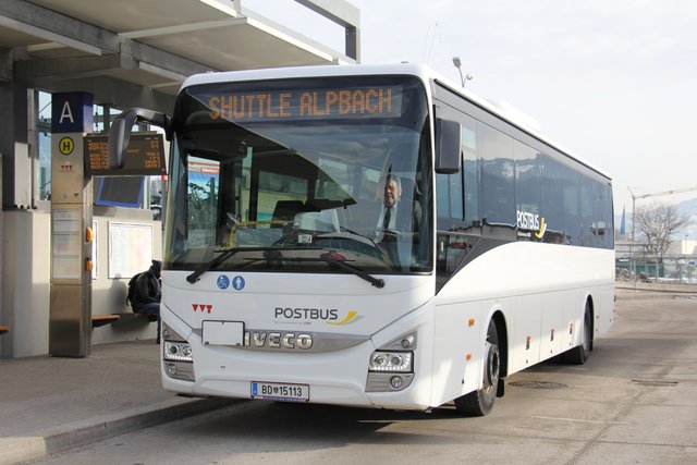 Zwei Monate lang wird von Freitag, den 22. Februar bis Ostermontag zwischen Alpbach und Jenbach ein Postbus Skigäste testweise im Shuttlebetrieb chauffieren. | Foto: ÖBB/Kapferer