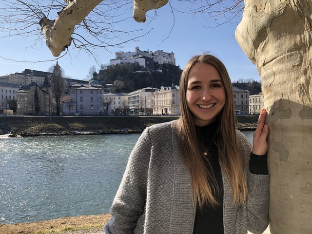 Veronika Hirscher studiert in Salzburg und kann es kaum erwartet in ihrem Traumberuf zu arbeiten: Lehrerin.