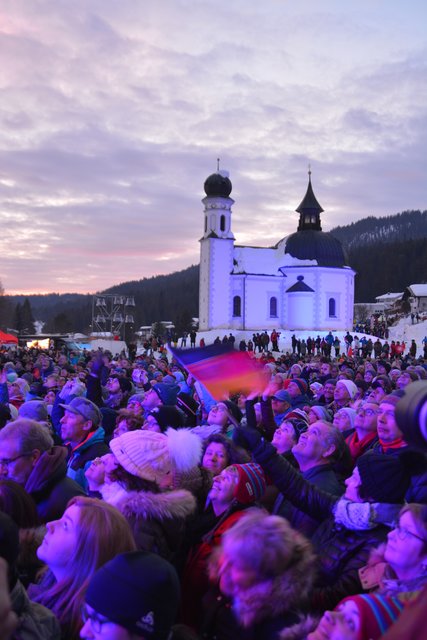 Das Seekircherl in Seefeld bildete die Kulisse für die Eröffnungsfeier der Nordischen Ski-WM 