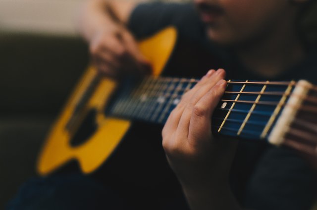 Musik zum Wohlfühlen gibt's am 9. März in St. Jakob. | Foto: Symbolfoto: unsplash/Kelly Sikkema