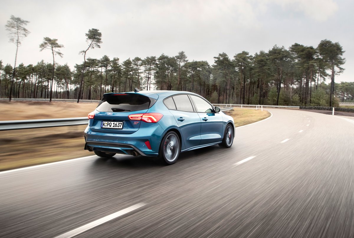 Neuer Ford Focus St Im Angluhen Innere Stadt