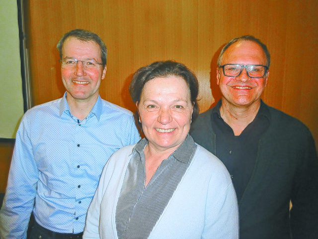 Rainer Hartmann (li., Geschäftsführer E-Werke Frastanz), Hemma und Markus Fröwis (Fröwis Schaanwald) | Foto: Bandi Koeck