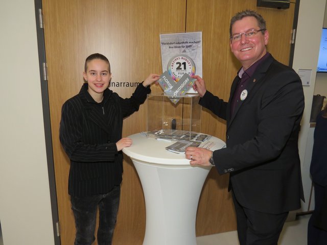 So wie Isabella Pasteka lädt Bezirksvorsteher Georg Papai alle Floridsdorfer zur Mitarbeit am Budget 2020 ein.