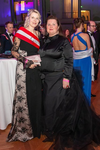 Die Organisatorinnen der
JCI Vienna Waltz Gala:Doris Zemann und Patricia Tomek | Foto: www.photosandmore.at, Mag. Barbara Lachner