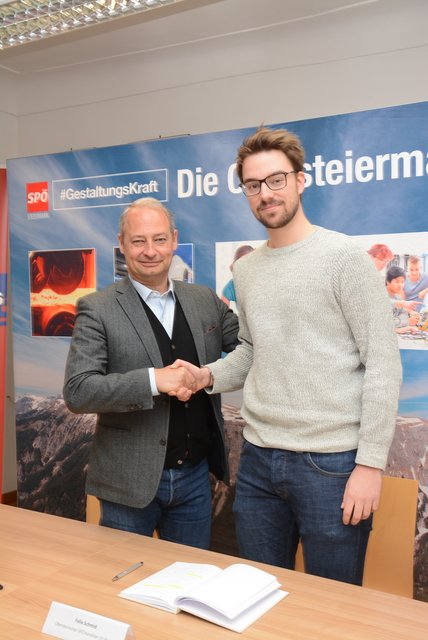 Andreas Schieder (li.), SPÖ-Spitzenkandidat für die EU-Wahl mit dem Obersteirer Felix Schmid.  | Foto: Gaube