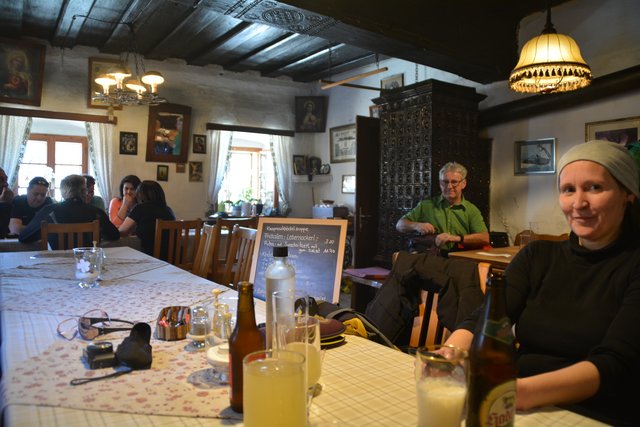 Schneeschuh-Wanderung mit Regionauten: Zum Abschluss wurde bei der Raststation am Hochschlag eine längere Pause eingelegt. | Foto: Roland Mayr