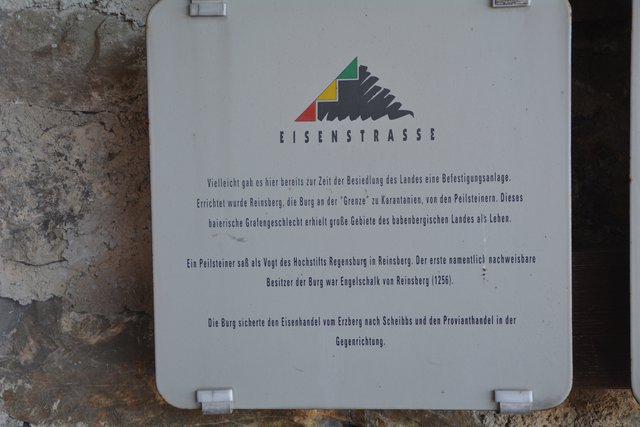 Schneeschuh-Wanderung mit Regionauten: Interessante Infos über die Burgruine Reinsberg. | Foto: Roland Mayr