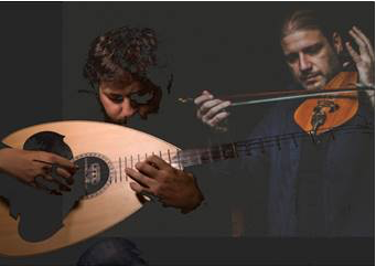 Das Duo Spyridaiks Manolakis spielt am 22. März im Haus der Regionen auf.