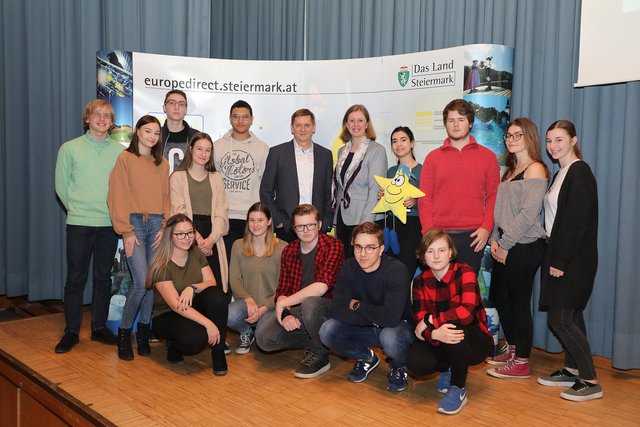 Zukunftswerkstatt zur Europawahl im Congress Leoben, hinten Mitte Bgm. Kurt Wallner, LR Barbara Eibinger-Miedl. | Foto: Freisinger
