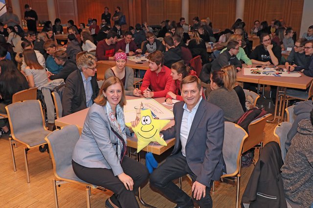 Landesrätin Barbara Eibinger-Miedl, Bgm. Kurt Wallner. | Foto: Freisinger