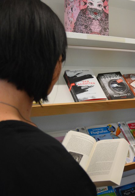 In der Bibliothek Gurten finden eine Buchausstellung und eine Lesung statt. | Foto: Pumberger