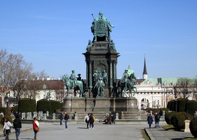Maria Theresienplatz